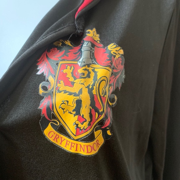 Gryffindor Robe - Picture 2 of 2